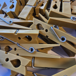 Πλαστικά Μανταλάκια Πατρών Super Star 18 τεμ – Υπερανθεκτικά με Γαλβανισμένο Ελατήριο 